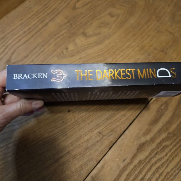 The Darkest Minds Novel with Bonus Content Paperback - GOOD Young Adult - Picture 3 of 5